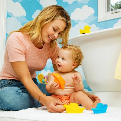 Munchkin Baby First Bath Toy Gift Set 2 Munchkin Baby First Bath Toy Gift Set - Image 2