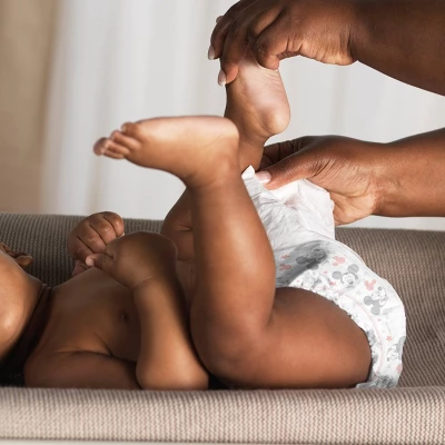 Huggies Simply Clean Unscented Baby Wipes 11 Flip-Top Packs (704ct) 5 Huggies Simply Clean Unscented Baby Wipes 11 Flip-Top Packs (704ct) - Image 5