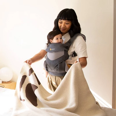 Ergobaby 360 Cool Air Breathable Mesh All Position Baby Carrier With Lumbar Support - Carbon Gray 12-45lb 3 Ergobaby 360 Cool Air Breathable Mesh All Position Baby Carrier With Lumbar Support - Carbon Gray 12-45lb - Image 3