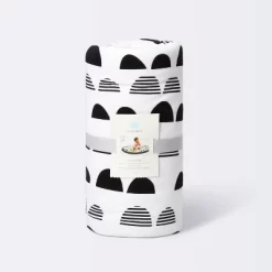 Round Activity Playmat Scallop - Cloud Island™ Black/White -Baby Care Deals Store GUEST 67467ea3 4206 4690 a1fc a598e3fa042d